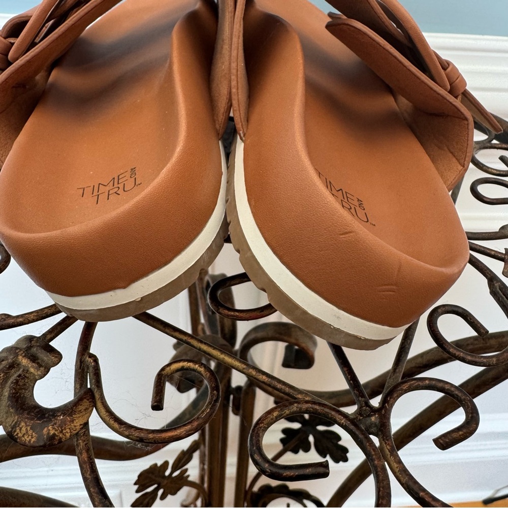 Time and Tru NEW Dressy Footbed Slide Slip On Sandals in Cognac. Size 6 - Picture 5 of 12